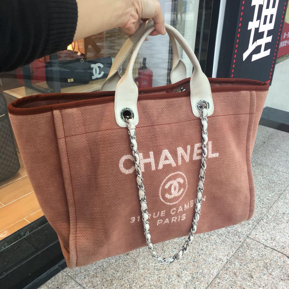 chanel香奈儿帆布沙滩包大号,9新,轻微的使用痕迹,17开头裸包,尺寸39x