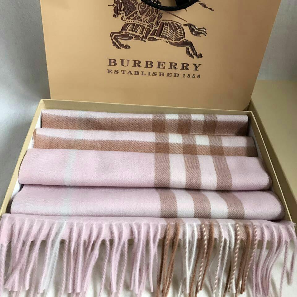 burberry博柏利山羊绒粉色围巾