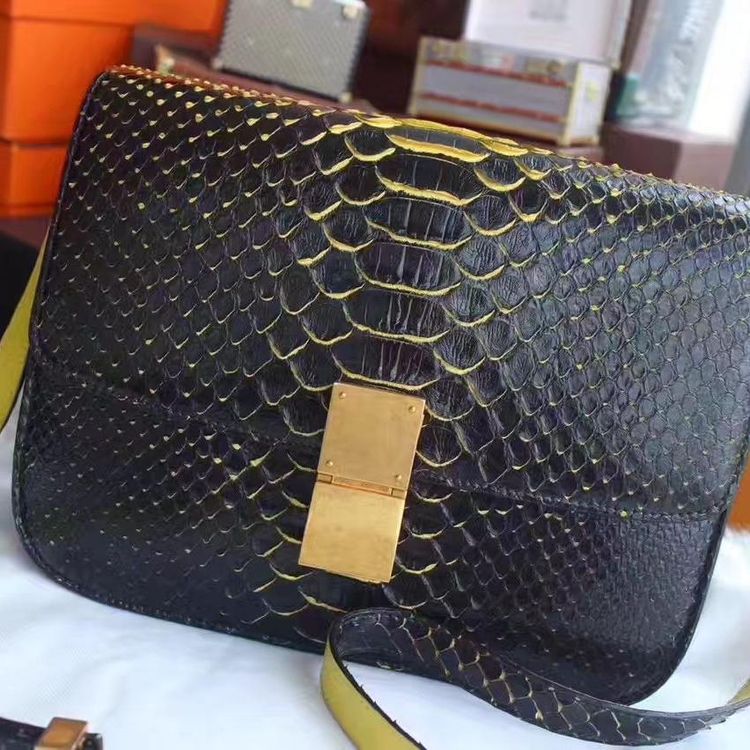 celine 赛琳限量版黑拼黄金扣蛇皮box中号单肩包