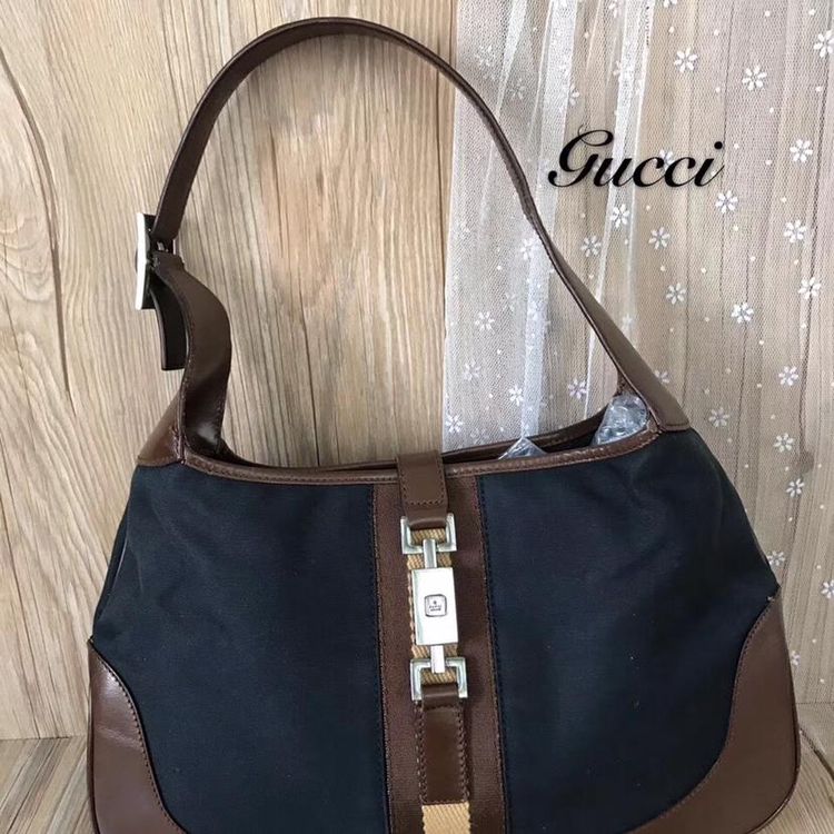 gucci 古驰马蹄扣单肩包