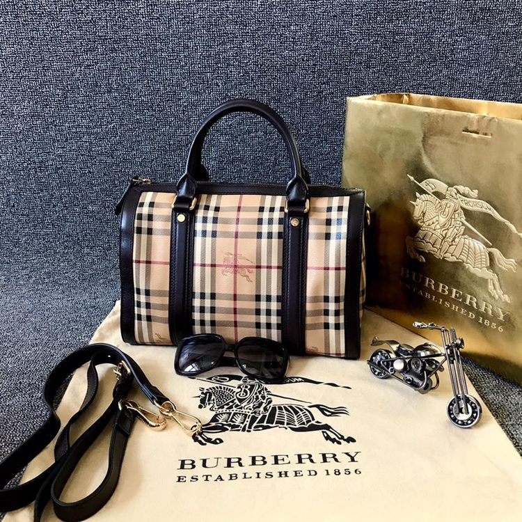 burberry 博柏利经典款波士顿桶包