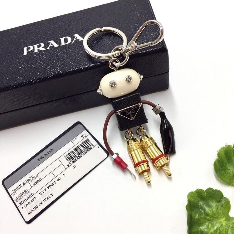 prada 普拉达机器人钥匙扣