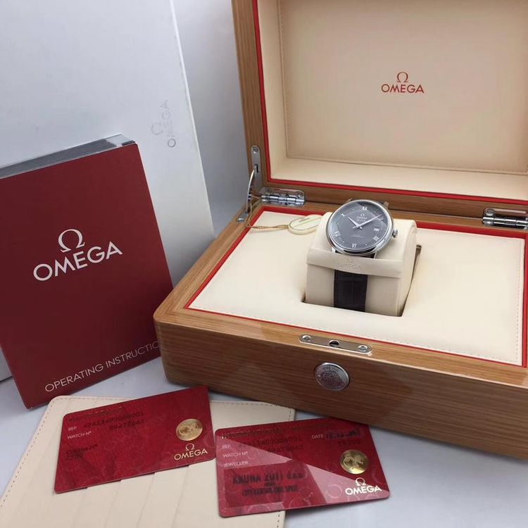 omega 欧米茄碟飞男自动机械腕表