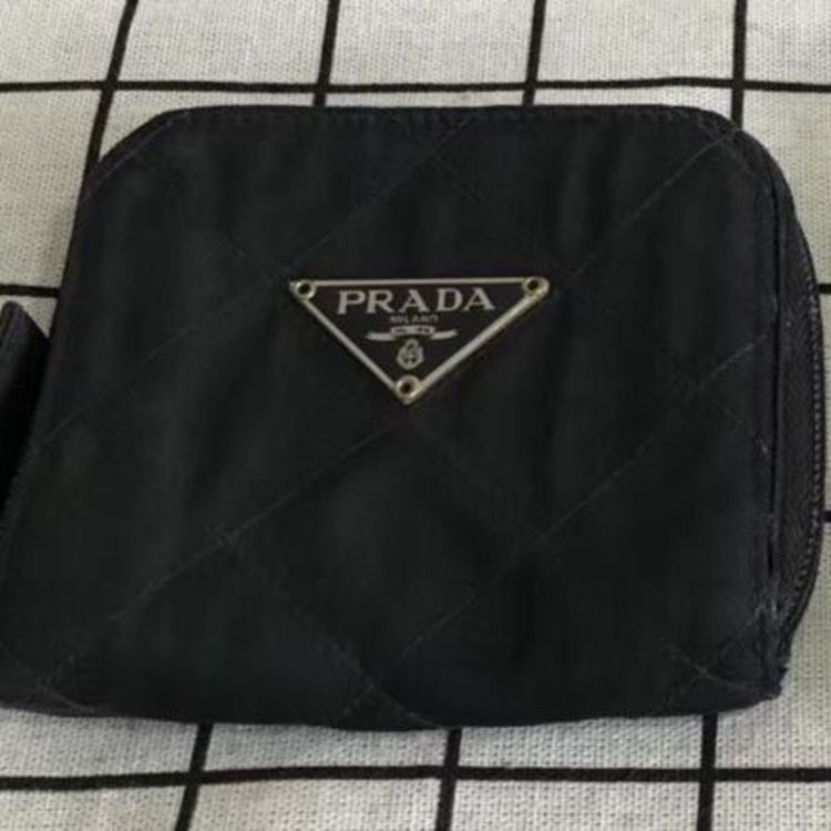 prada 普拉达降落伞菱格系列钱包