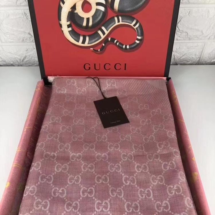 gucci 古驰丝巾