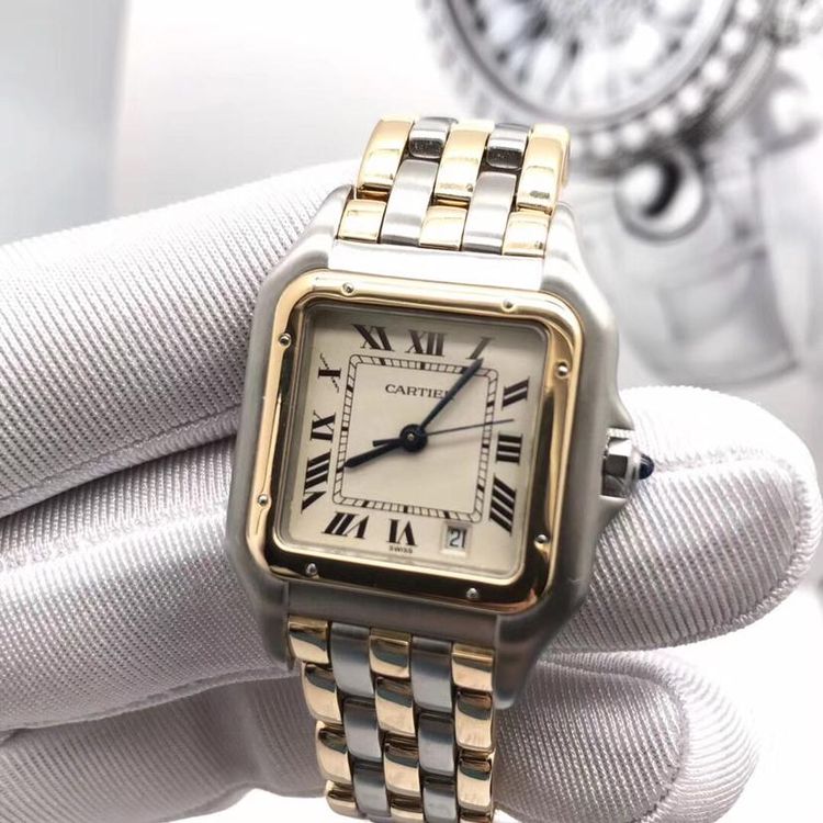 2、**手表卡地亚山度士系列，表面镶钻8万元能买到吗？