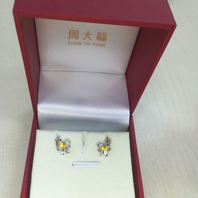 chow tai fook 周大福2in1蝴蝶黄金铂金耳钉