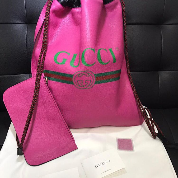 gucci 古驰粉色双肩包