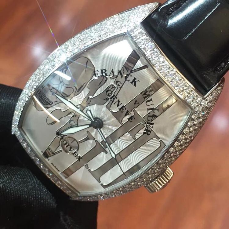 4、法穆兰手表质量如何？：谁知道法穆兰钻石手表，哪个相对更好？ 