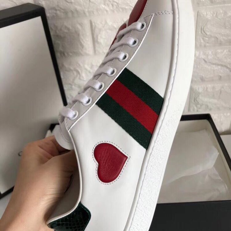 gucci 古驰爱心小白鞋