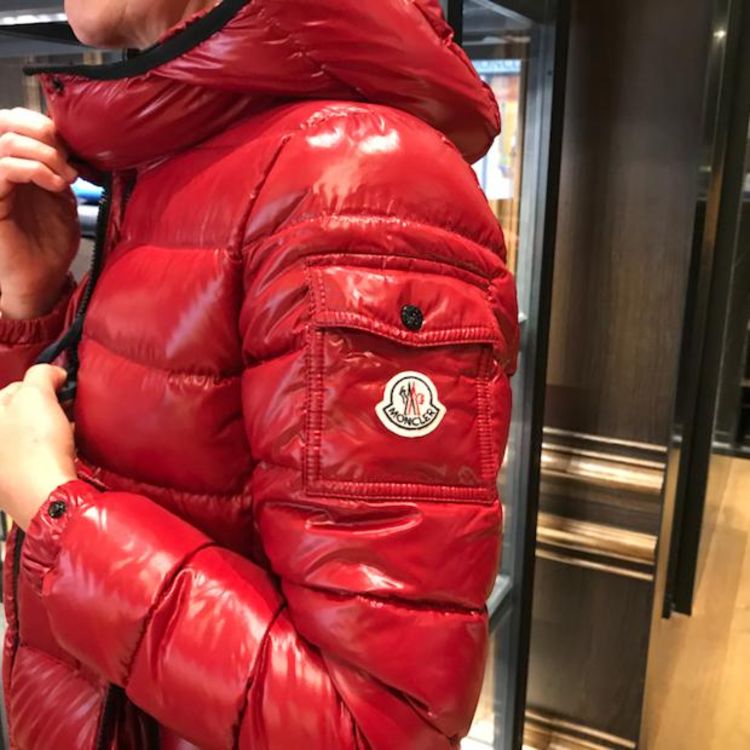 moncler 蒙口bady正红色黑色羽绒服