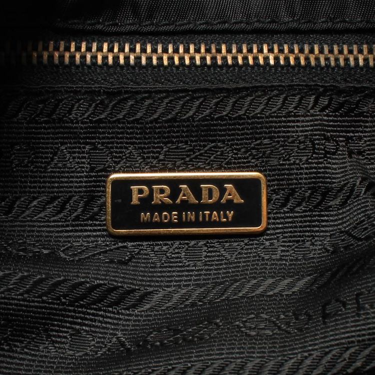 prada 普拉达降落伞系列三角标单肩包