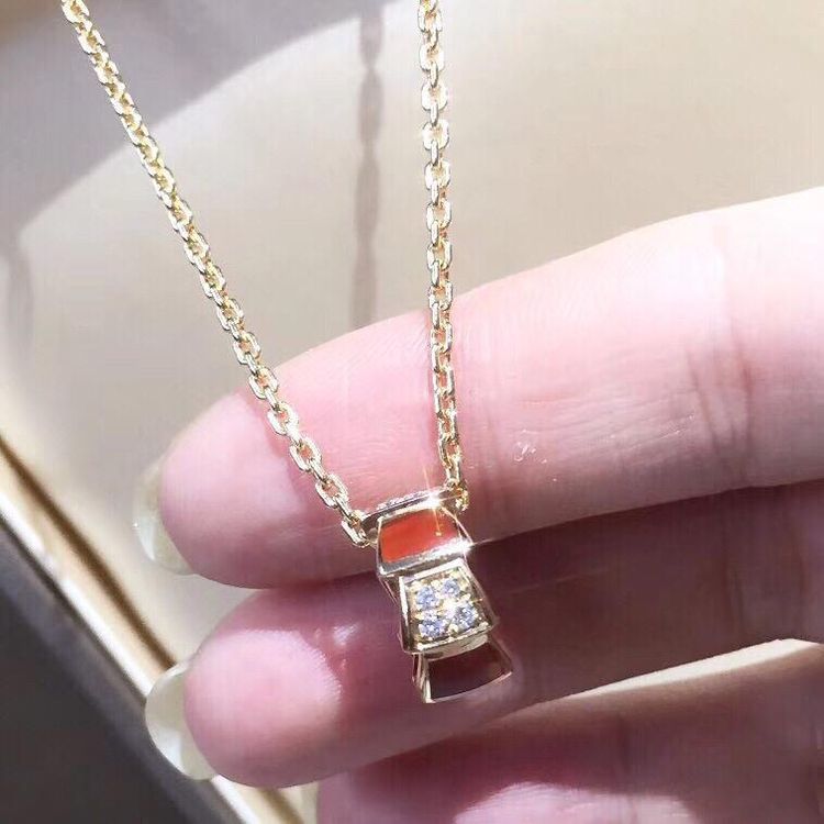 bvlgari 宝格丽serpenti 18k玫瑰金半钻红玉髓项链