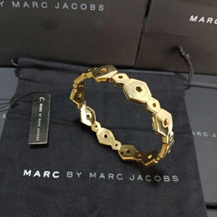 marc by marc jacobs 马克·雅可布之马克金色手镯