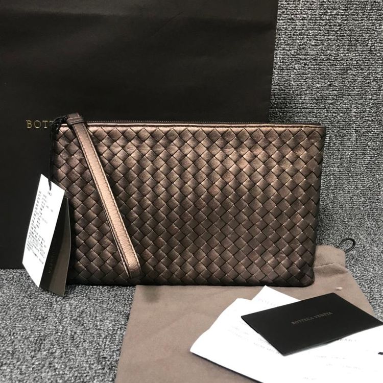 bottega veneta 葆蝶家男士金属皮质中号信封手拿包