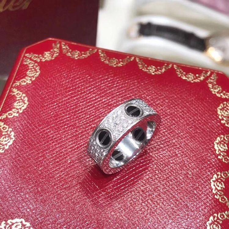 cartier 卡地亚经典love系列满天星黑陶瓷18k白金钻石戒指