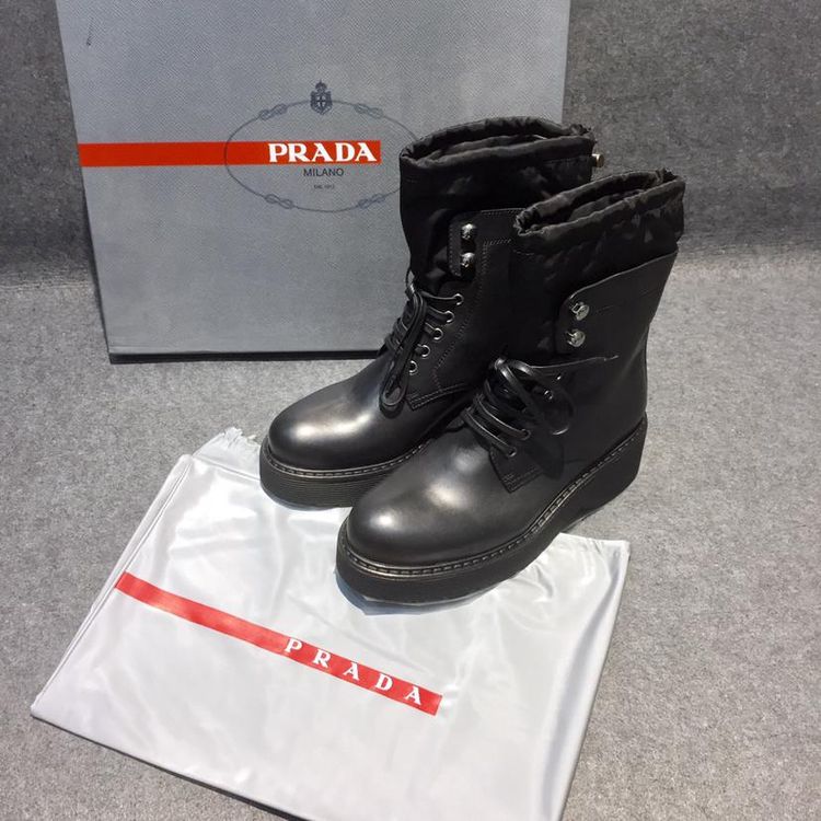 prada 普拉达黑色高帮系带马丁靴