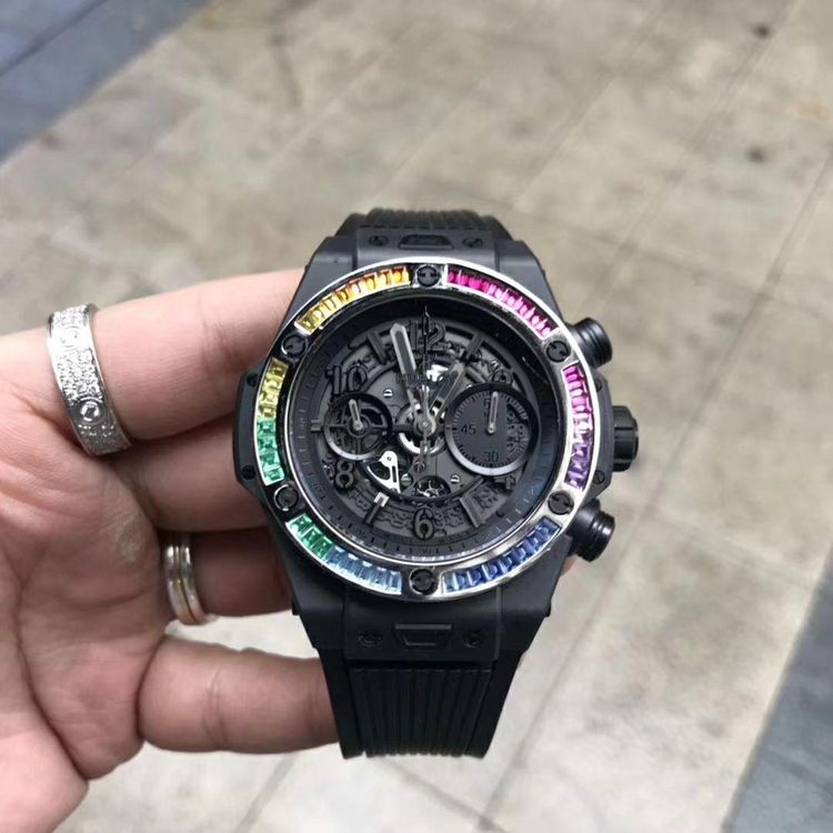 hublot 宇舶big bang系列黑陶瓷镂空盘后镶钻机械表