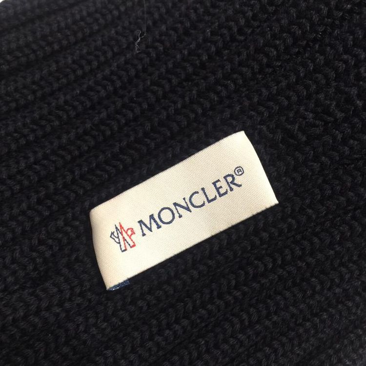 moncler 蒙口经典款毛球帽子