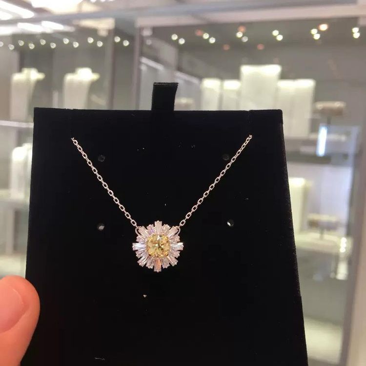 swarovski 施华洛世奇2019年新款太阳花水晶项链