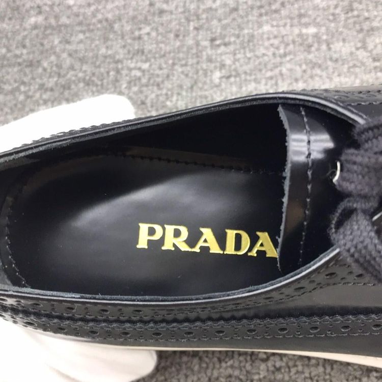 prada 普拉达女士黑色松糕休闲鞋