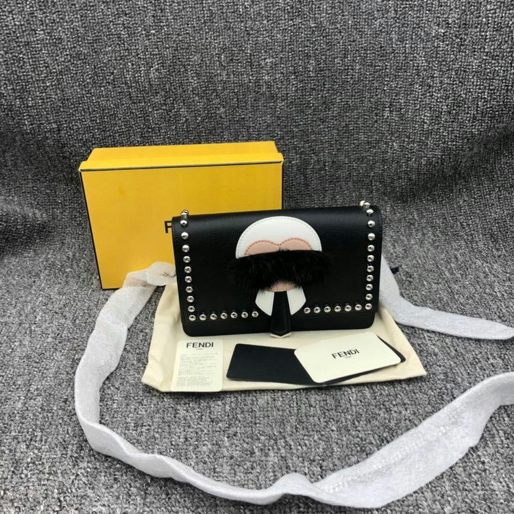 fendi 芬迪经典铆钉老佛爷woc链条包