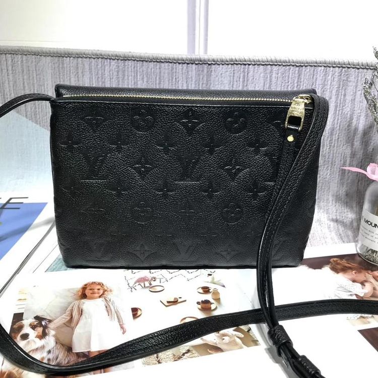 louis vuitton 路易·威登黑色全皮压纹高端款单肩斜挎包