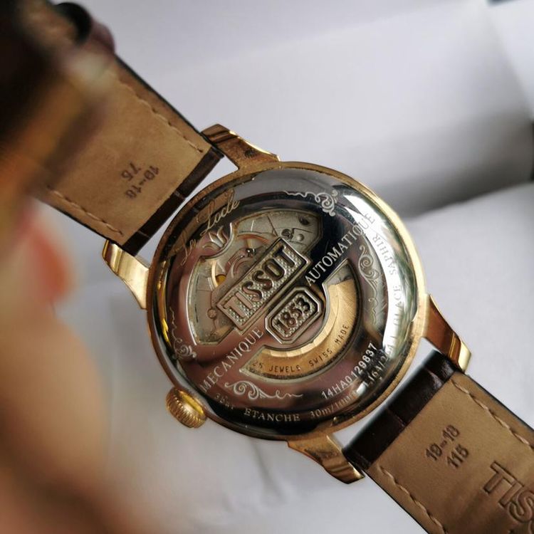 2、如何辨别真假天梭乐洛克手表？ 