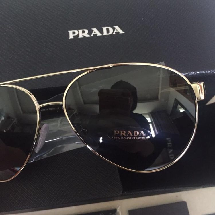 prada 普拉达太阳镜