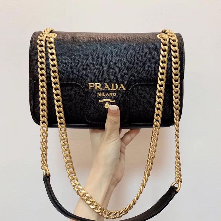 prada 普拉达单肩链条包