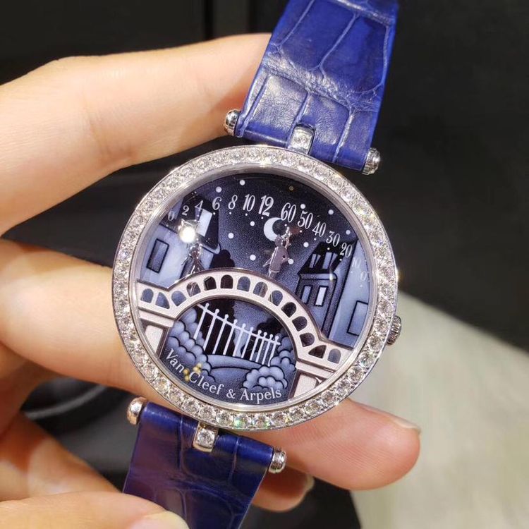 2 .这款手表的品牌名称是什么