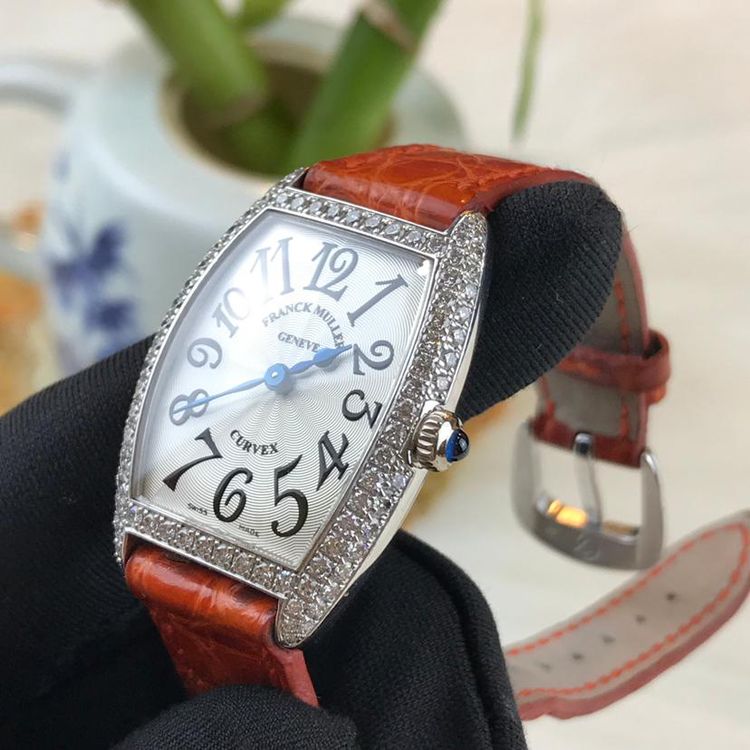 franck muller 法兰克穆勒1752qzd白金原钻女士石英动力腕表