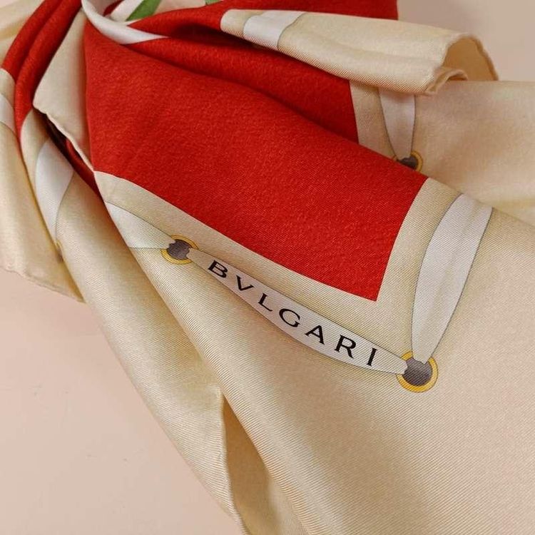 bvlgari 宝格丽浅色真丝丝巾