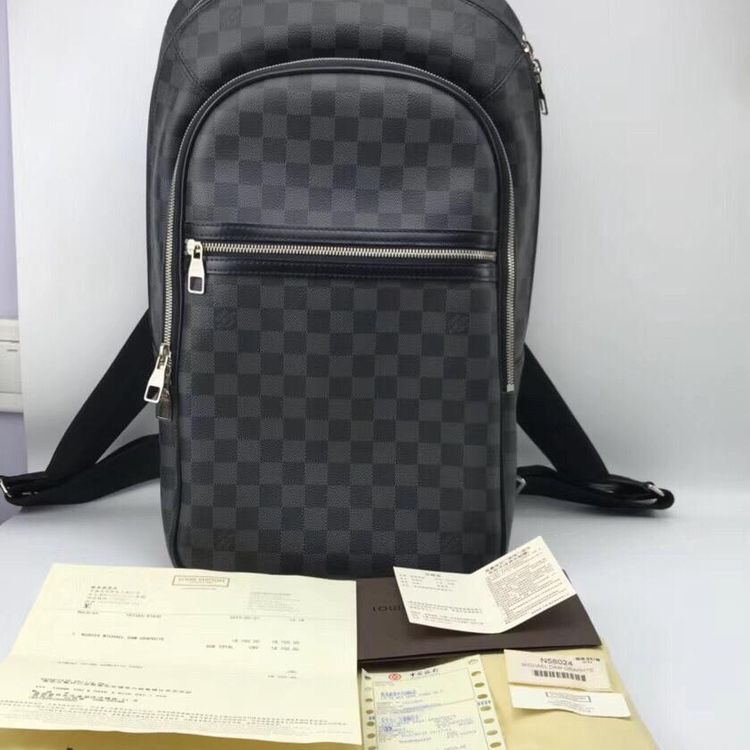 louis vuitton 路易·威登男士双肩背包