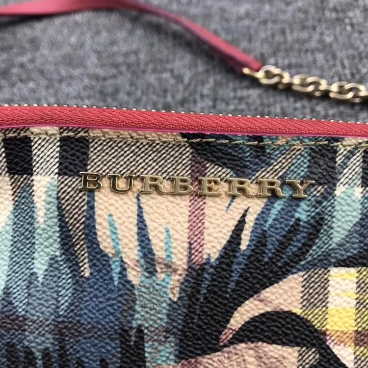 burberry 博柏利印花图案战马格子信封单肩斜挎包