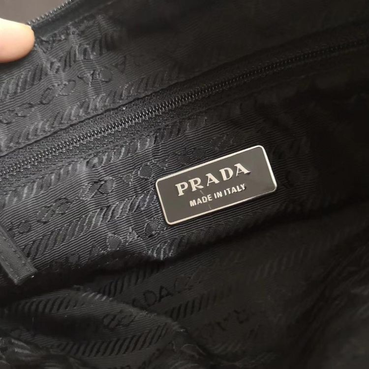 prada 普拉达三角标深棕色手提包