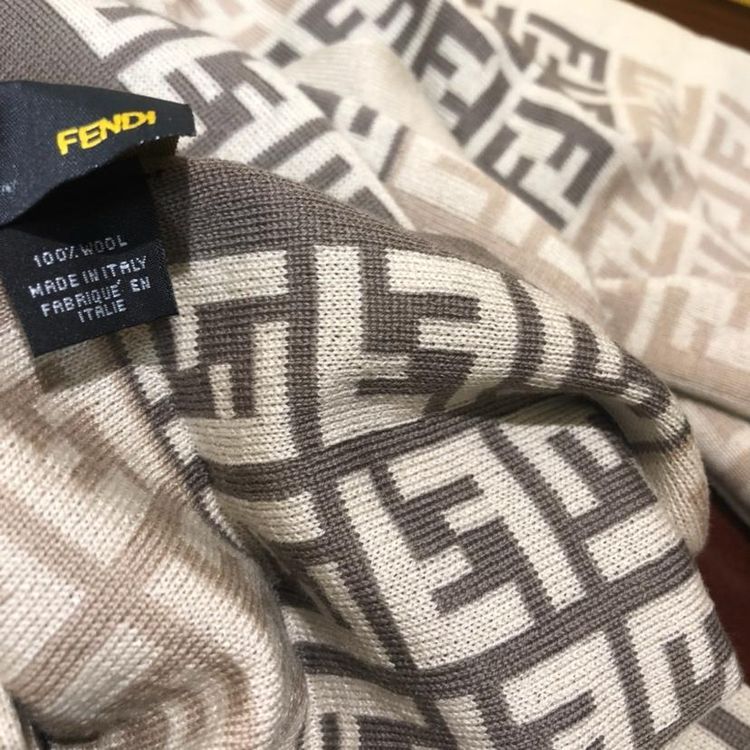 fendi 芬迪拼色披肩围巾