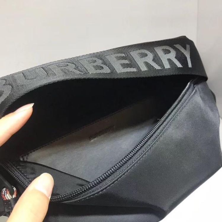 burberry 博柏利腰包