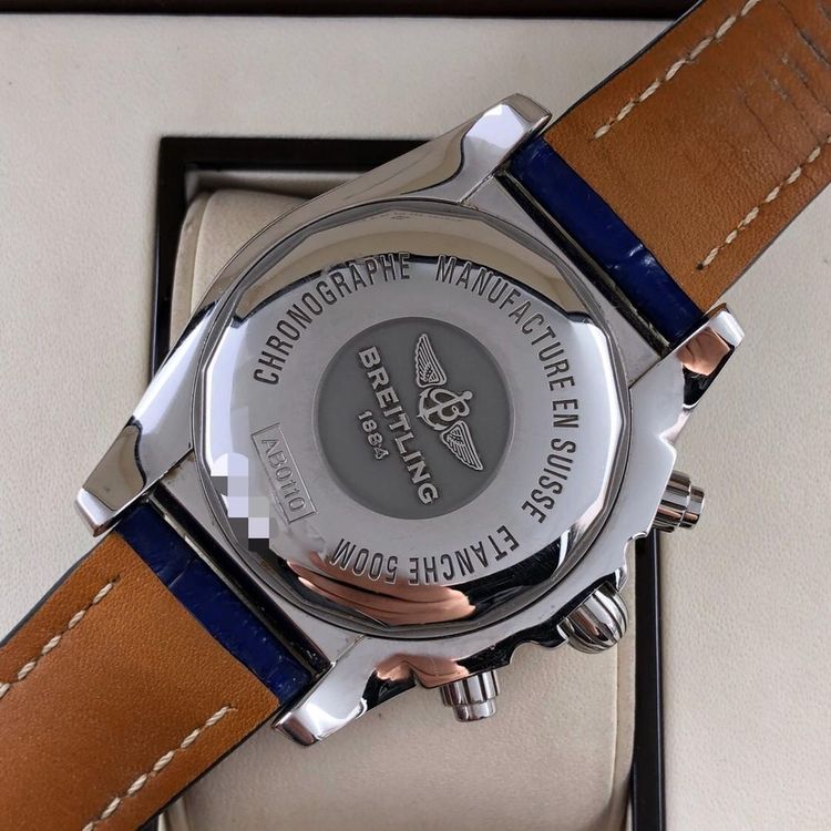 3、百年灵手表百年灵型号不。以附图求真伪。这块手表值多少钱？ 