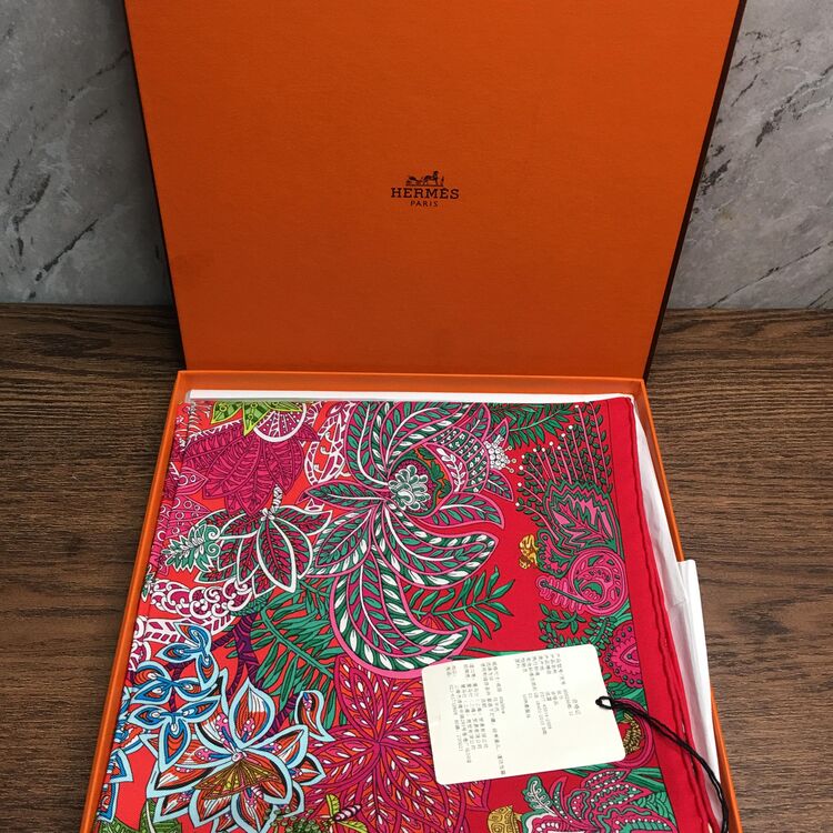 hermès 爱马仕女士丝巾