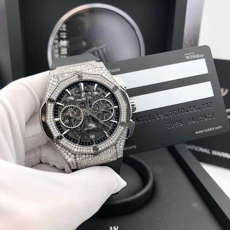 hublot 宇舶经典融合镂空镶钻45毫米机械男表