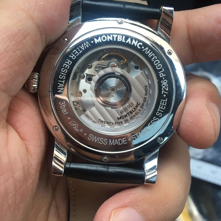 四、万宝龙手表，十几年了，帮忙看看，这是什么系列，质量如何，多少钱？