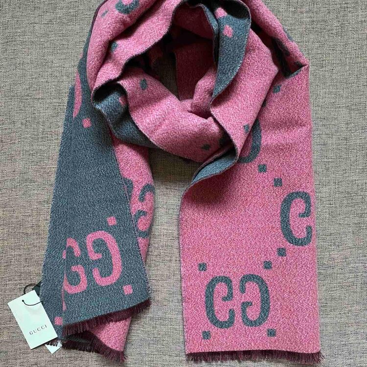 gucci 古驰女士灰色粉色双面拼围巾
