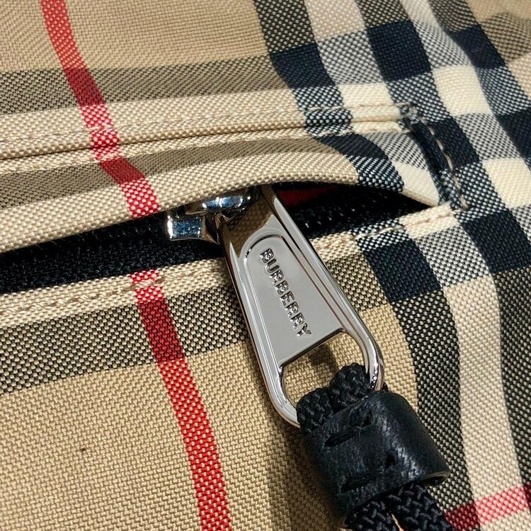 burberry 博柏利腰包