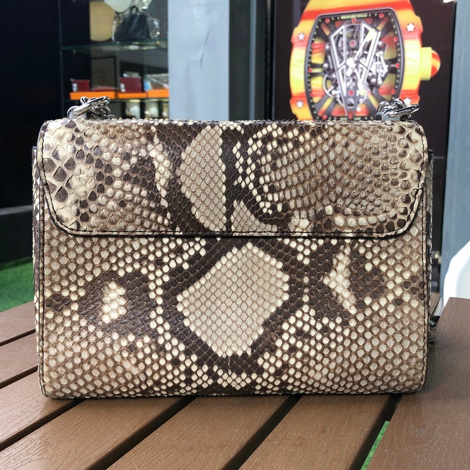 lv/路易威登棕色蛇皮女士单肩斜挎包