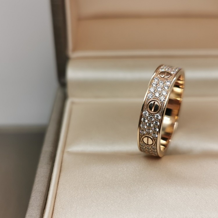 【9成新】cartier ￥ 29500  价格透明· 卖家寄语 新款卡地亚