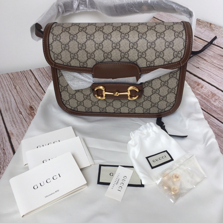 gucci 古驰复古马衔扣邮差包棕色边logo老花经典单肩包