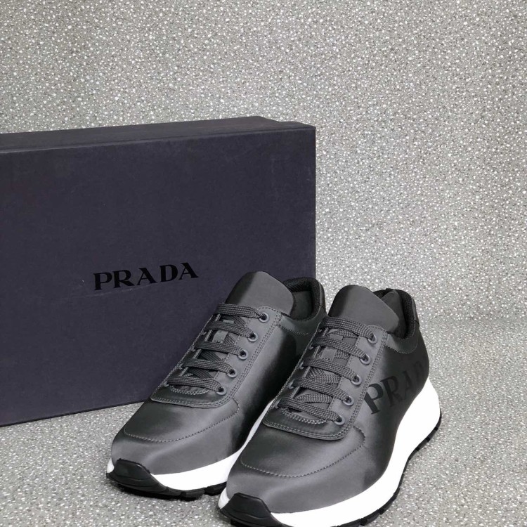 运动鞋 prada 普拉达男士运动鞋  意大利品牌prada于1913年在米兰创建