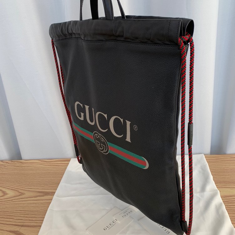 古驰双肩包gucci 字母 黑色 双肩抽绳包