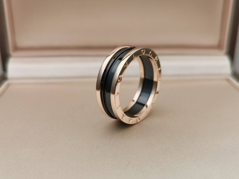 宝格丽戒指指环宝格丽18k玫瑰金黑陶瓷双环68号男士戒指